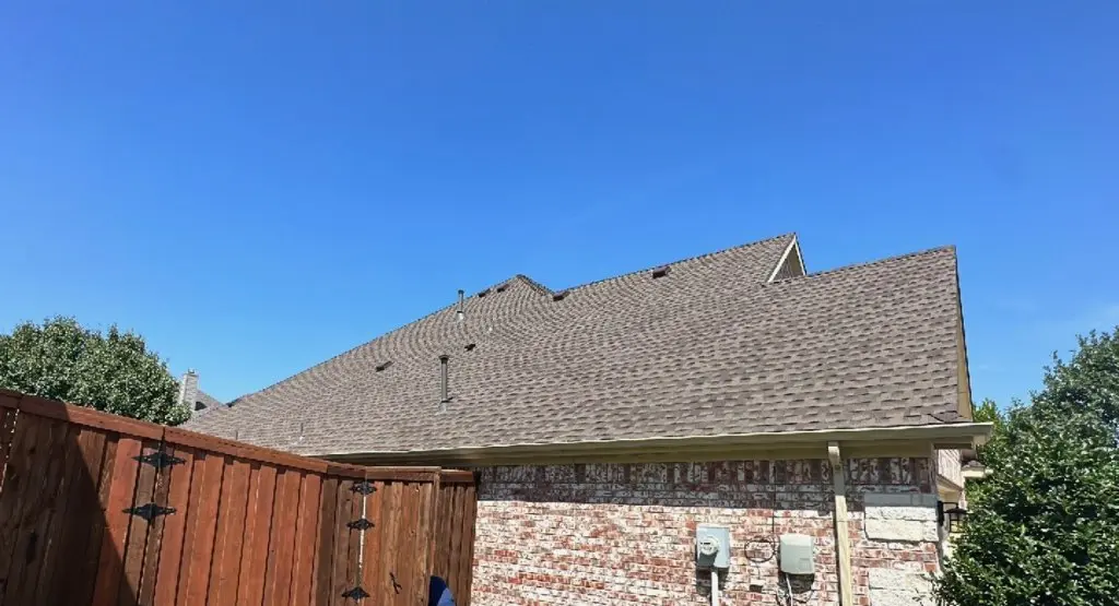 Completed roof replacement project in Crest Hill